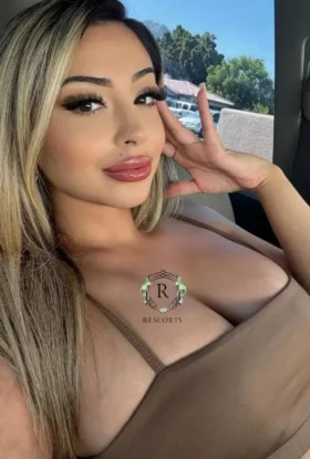 Natasha Russian escort in Delhi (4)